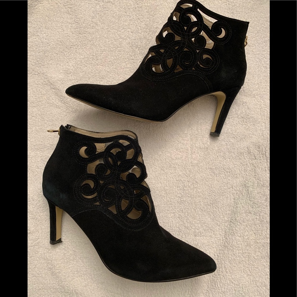 Adrienne Vittadini Black SuedeBootie sz 10M